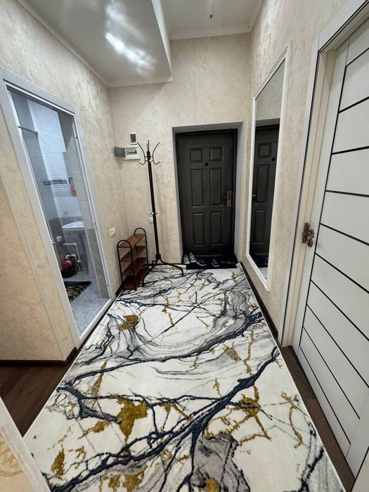 Срочно 2 хонали 55м квадрат 6 кават лифтлик домдан квартира сотилади.