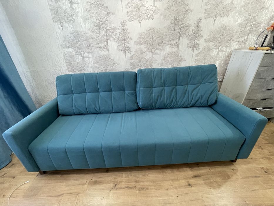 Срочно продам диван