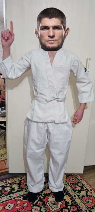 Продам кимоно в хорошем состоянии.