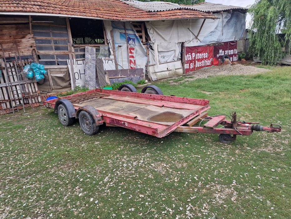 Vând platforma fără acte.