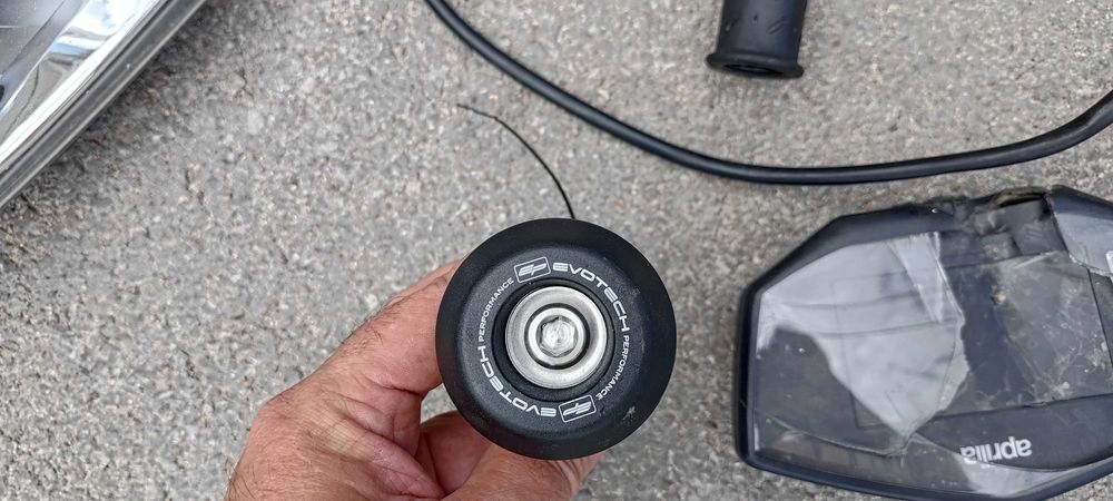 Части Aprilia Tuono 2019