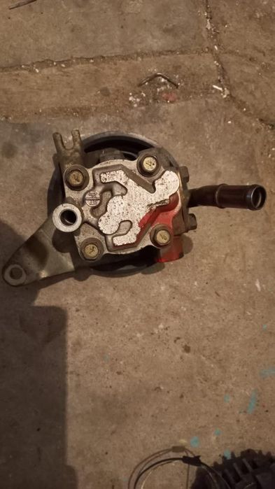 Продам Гур Ниссан