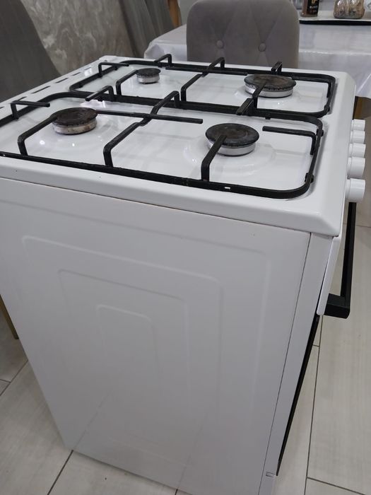 Продам газовую плиту