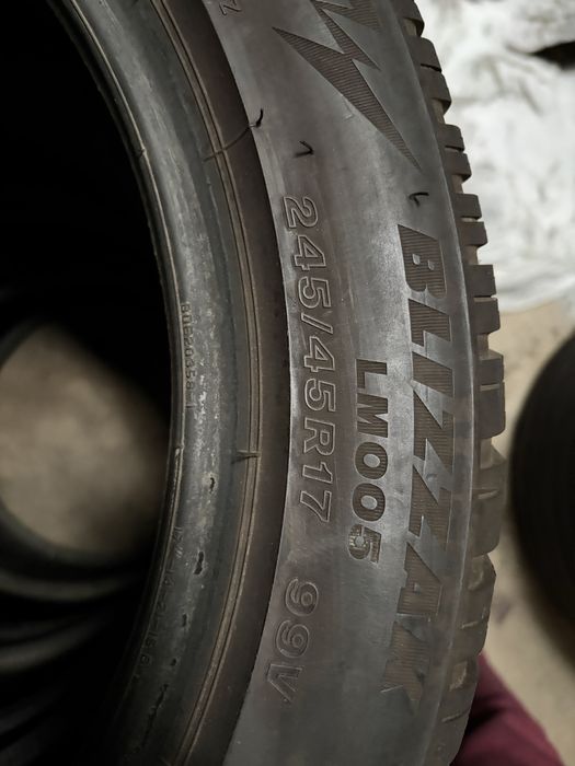 245/45/17 Bridgestone Blizzak iarna