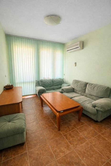 Двустаен топ център