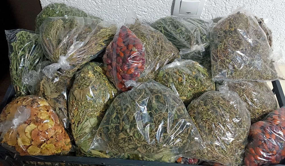 Продавам билки за чай