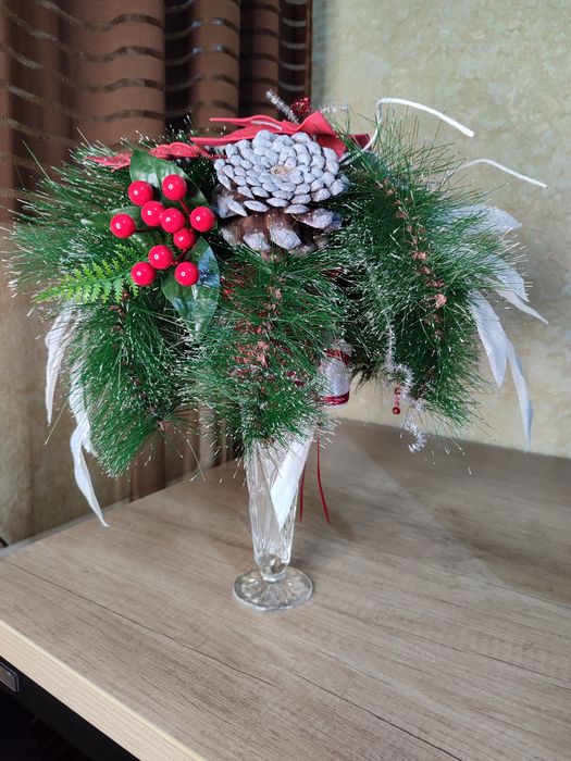 Новогодний настольный букет