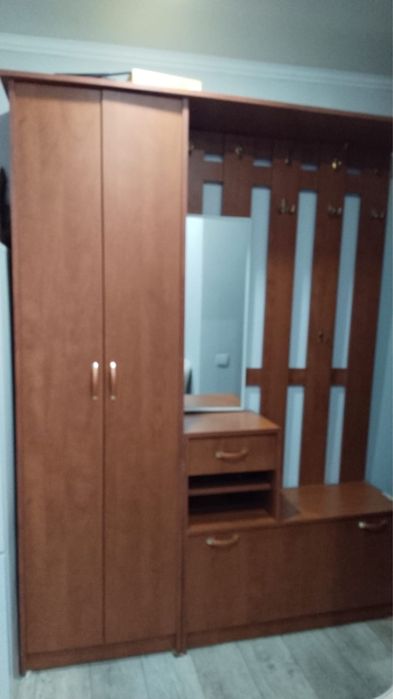 Продам прихожую и диван срочно!