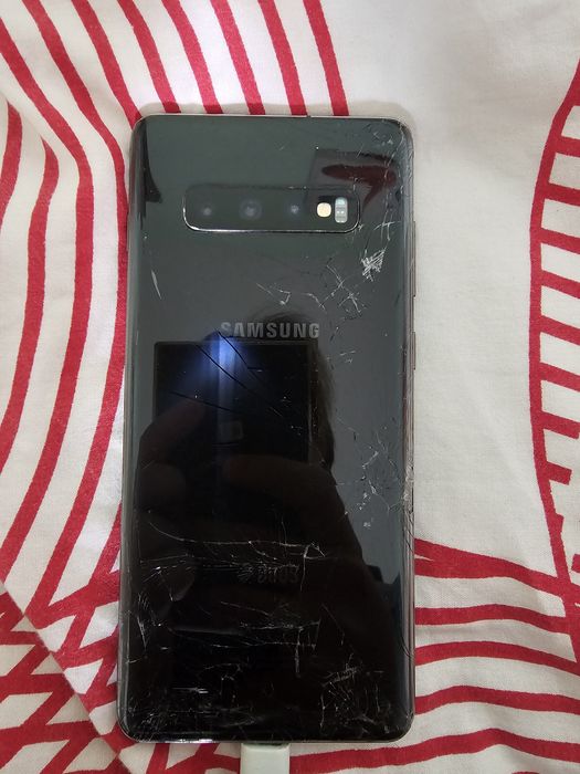 Samsung S10+ / Ecran Funcțional Fără Pete / Sticlă Sparsă Colț