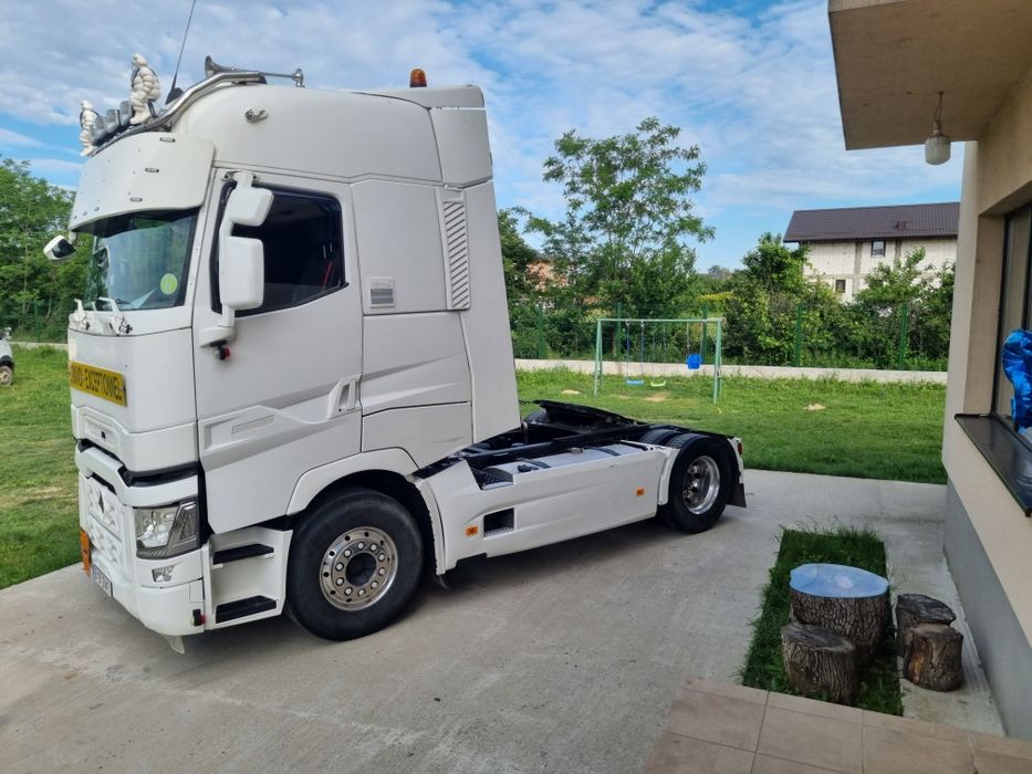 Cap tractor Renault T520 High