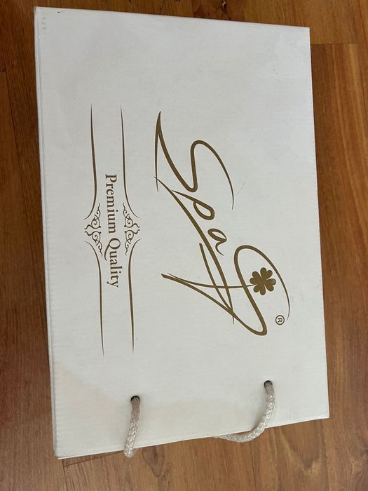 Високи перлени токчета