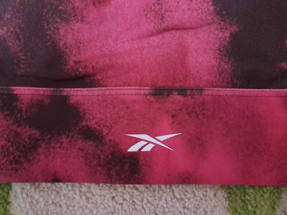 Ново REEBOK спортно бюстие р-р М
