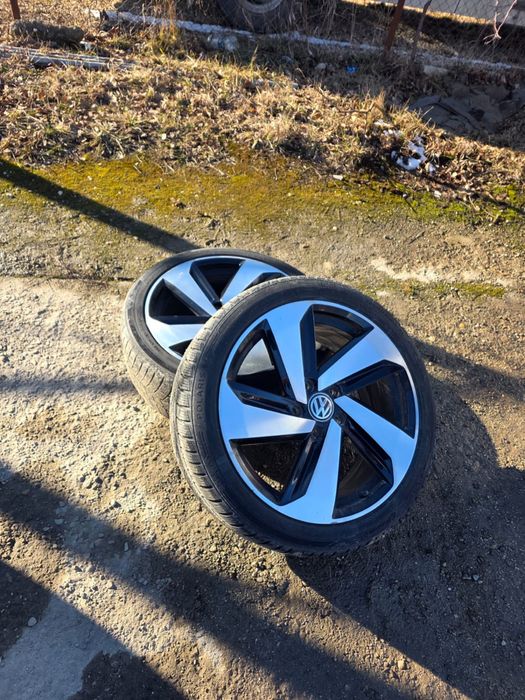 Vand roti Passat B7 model 18” 225/40R18V cu 2 jante fisurate