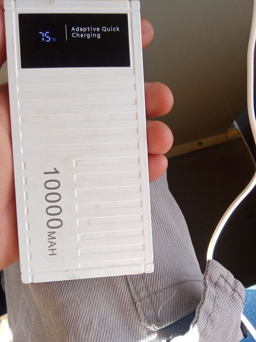 Продам поурбанк в идеальном состоянии