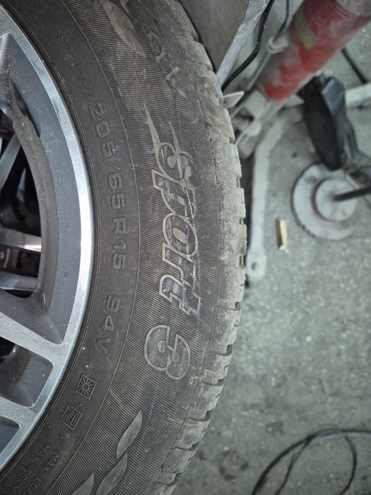 Продам   летнюю резину с дисками