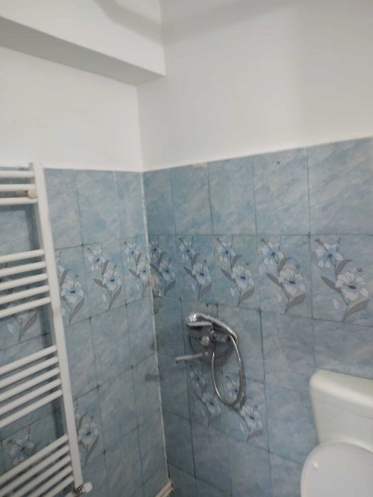 Vând apartament în orașul Bârlad ..centru.