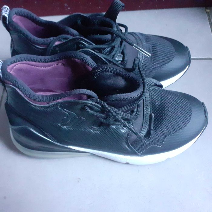 Vand adidasi dama Trussardi Jeans, marimea 35, pret 90 lei