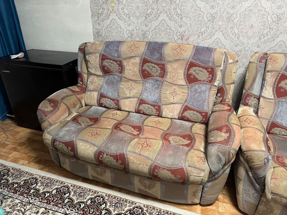 Продам диван срочно