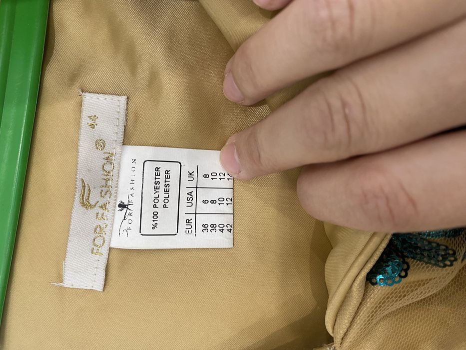 Вечернее зеленое платье