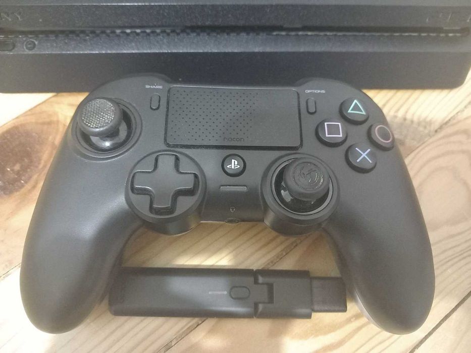 PS4 Slim 500GB  12.02 webkit hen