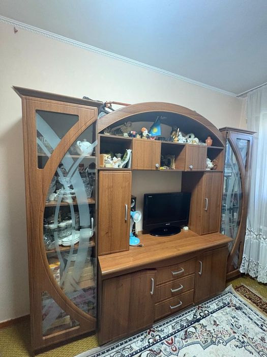 Шкаф в гостиную.
