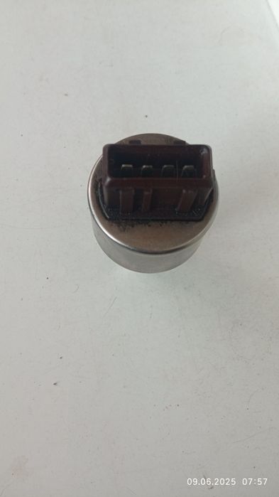 Пресостат климатик Пежо Ситроен. Pressure sensor