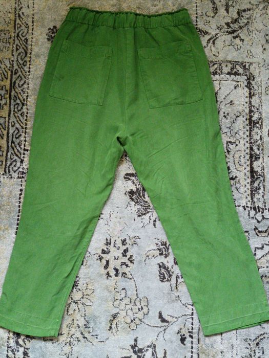 Летние зеленые брюки Zara