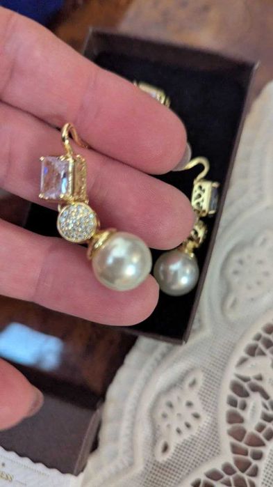 продам 2 привозных бижутерных набора,