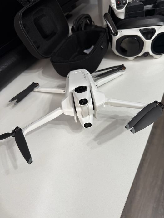 Продам дрон antigravity a1 infinity bundle новый