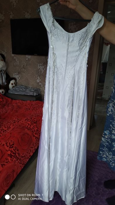 Продам свадебные платья