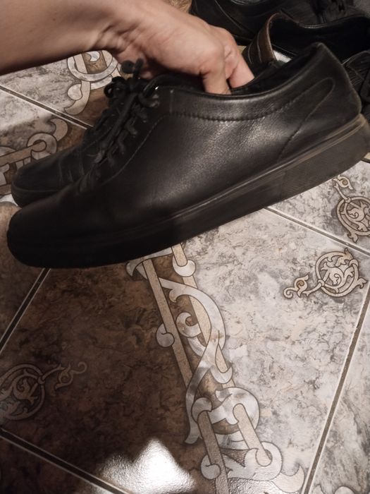 Продам кеды кожанные