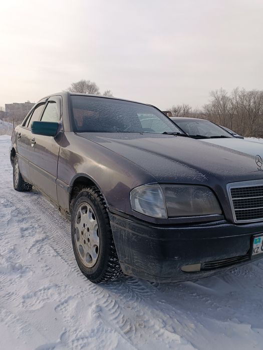 Мерседес автомобиль