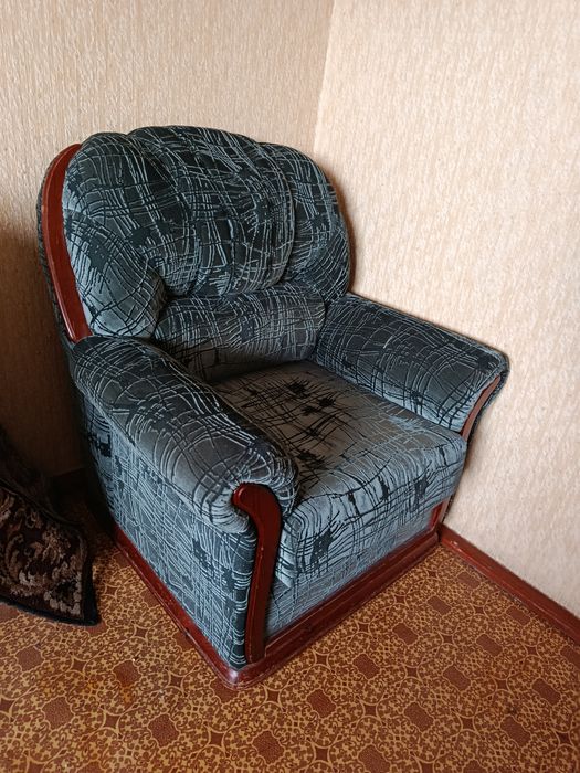 Срочно Продам диван для гостинной
