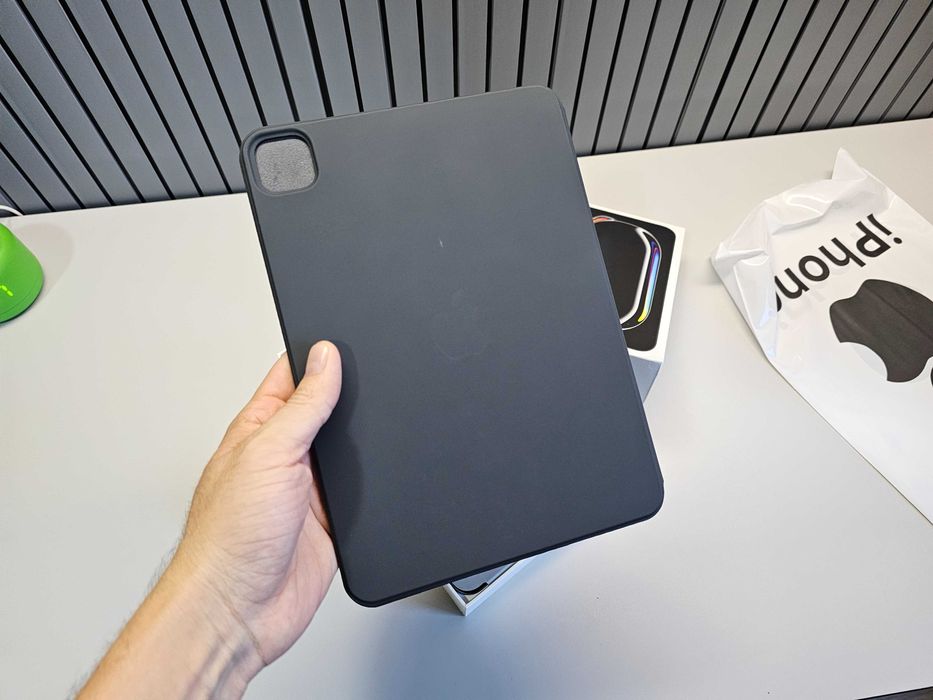 ПРОДАМ Чехол для iPad Pro 11 (M4) Оригинальный Smart Folio.