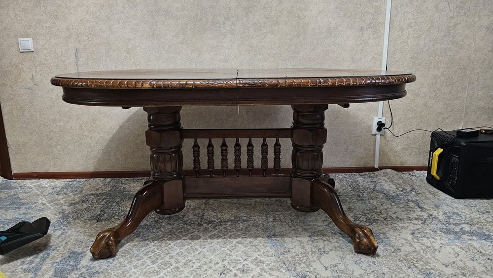 Продам деревянный стол