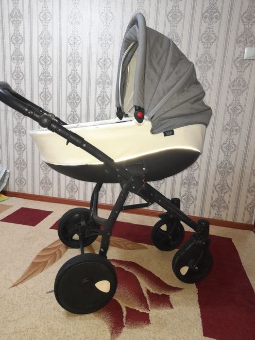 Продам коляску в отличном состоянии