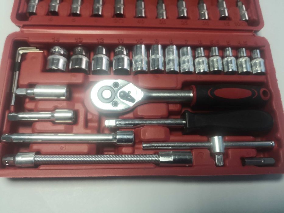 Trusa 46 piese cu chei tubulare, biti, clichet
