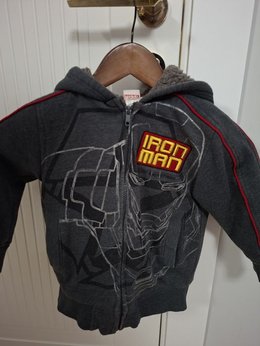 Продам куртки на мальчика