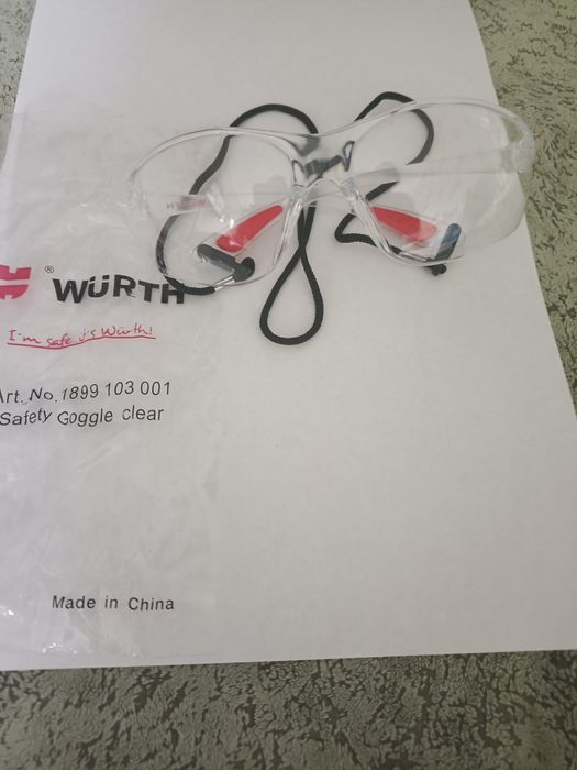 Очки защитные новые продам