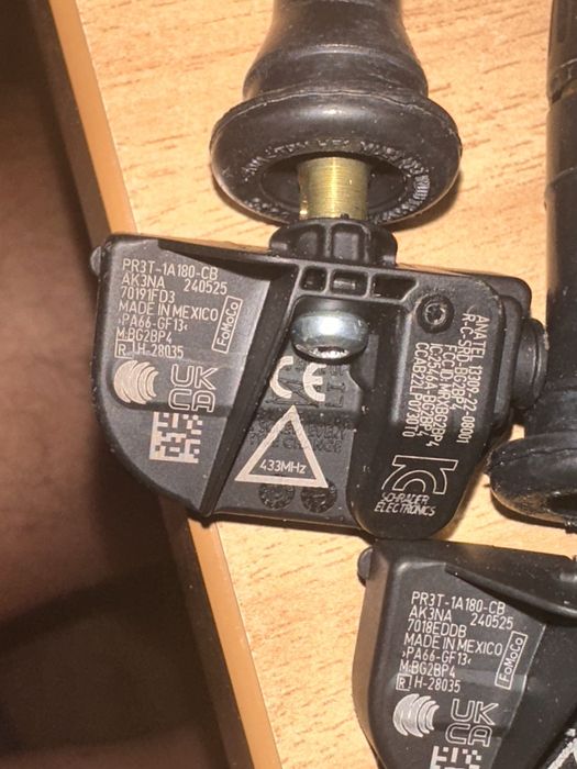 Senzori presiune roti Ford originali cod PR3T-1A180-CB