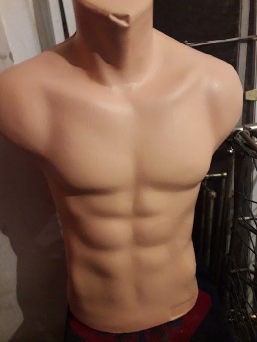 вешалки, манекены для одежды