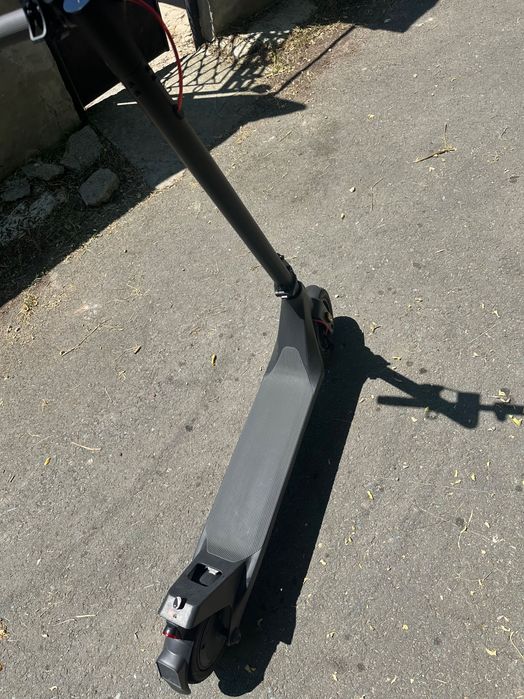Vând Trotinetă Electrică Xiaomi Electric Scooter 4 Lite (2nd Gen) – Stare foarte bună