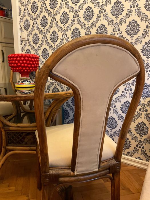 Трапезна маса от бамбук и четири стола