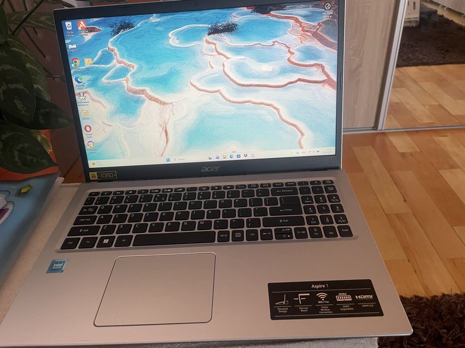 Vind leptop acer Aspire 1