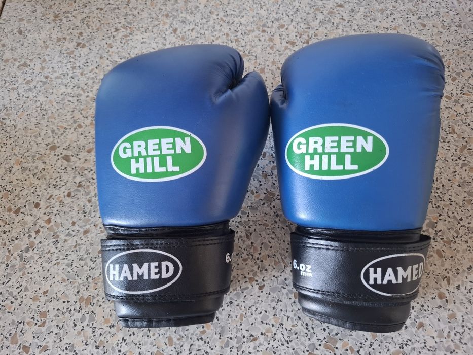 Боксерские перчатки