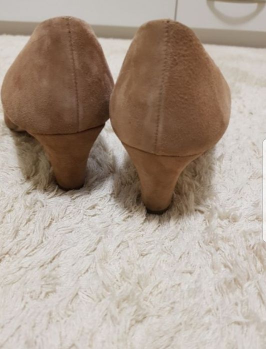 Продам замшевые туфли