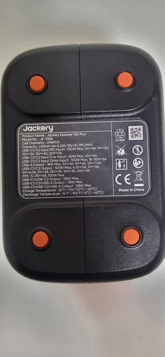 Jackery Explorer 100 Plus statie incarcare
