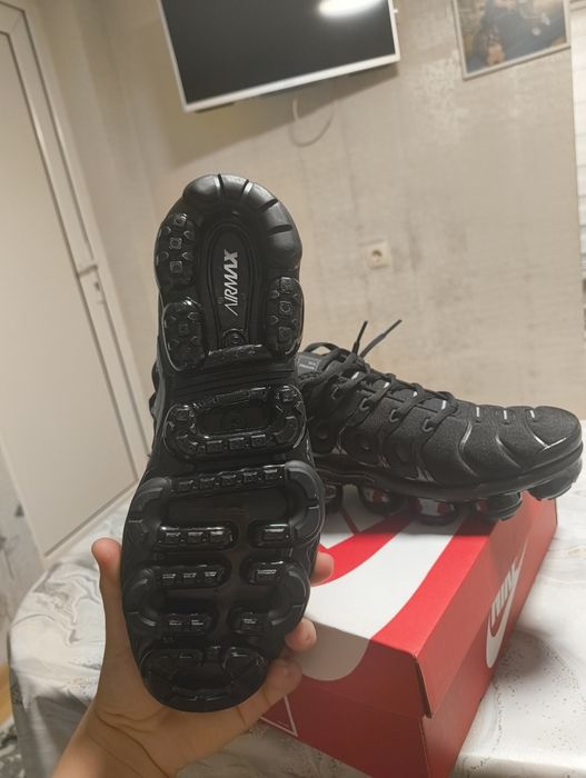 Обувки Nike Air Vapormax Plus ,43 ,НОВИ