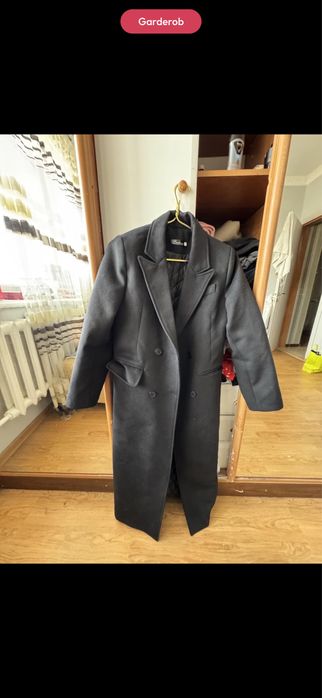 Черное пальто длинное