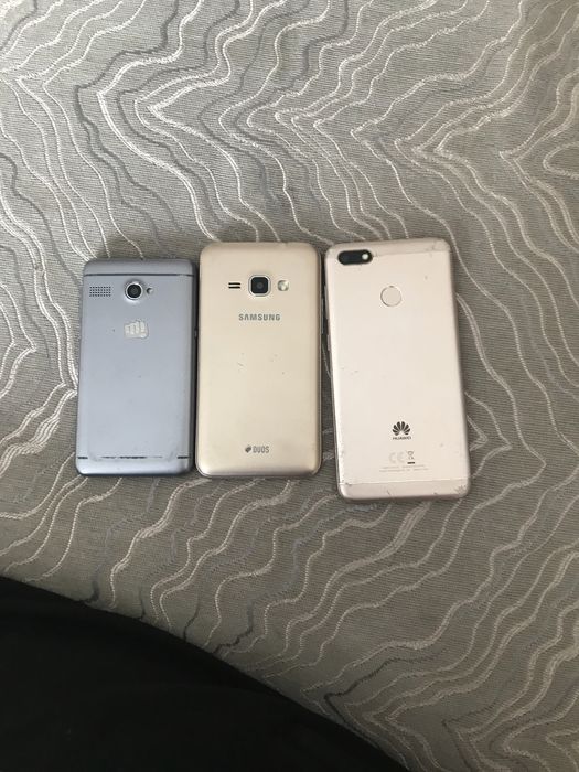 Продам за три телефона